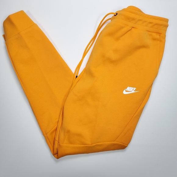 nike kumquat joggers